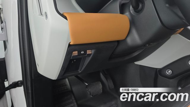 Land Rover Defender 2024 — photo 28
