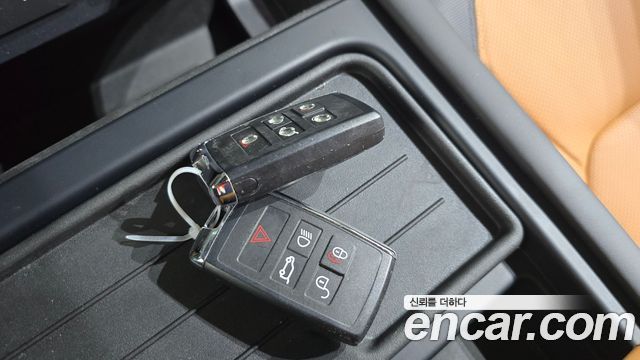Land Rover Defender 2024 — photo 32