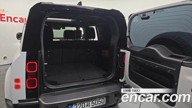 Land Rover Defender 2024 — photo 34