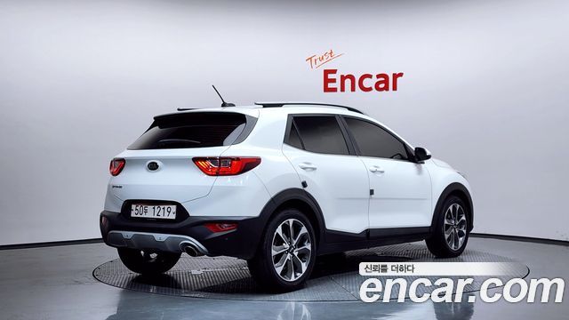 Kia Stonic 2018 — photo 2
