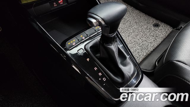 Kia Stonic 2018 — photo 12