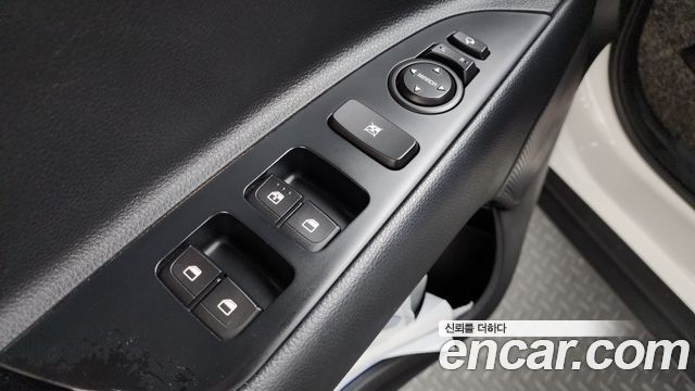Kia Stonic 2018 — photo 22