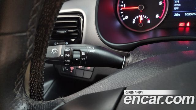 Kia Stonic 2018 — photo 23