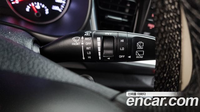 Kia Stonic 2018 — photo 24