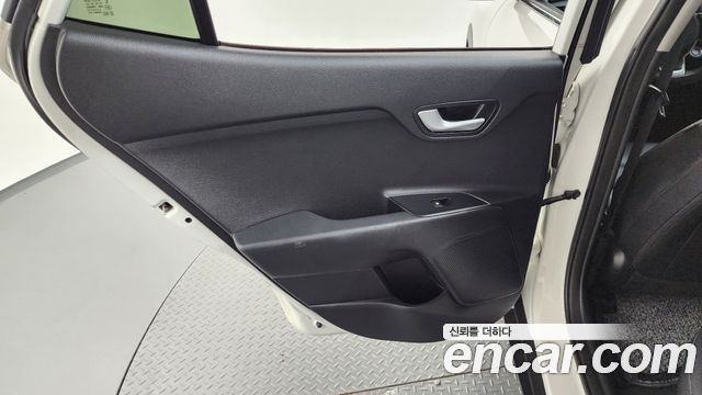 Kia Stonic 2018 — photo 15