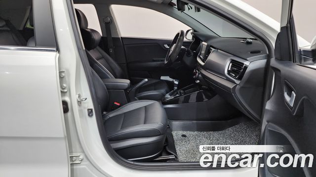 Kia Stonic 2018 — photo 16