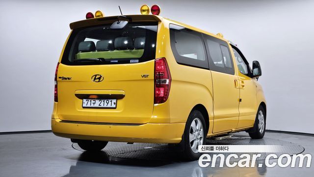 Hyundai Starex 2019 — photo 2