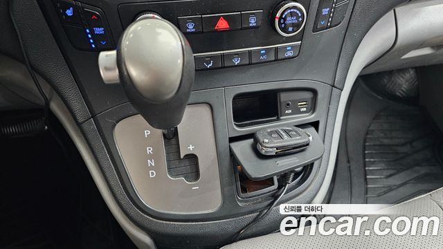 Hyundai Starex 2019 — photo 12