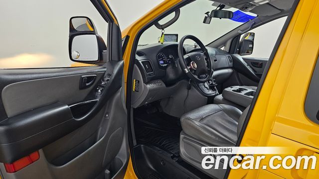 Hyundai Starex 2019 — photo 13