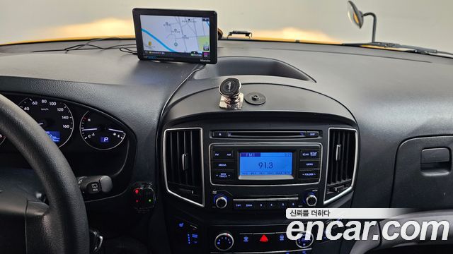 Hyundai Starex 2019 — photo 18