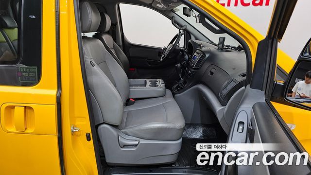 Hyundai Starex 2019 — photo 16