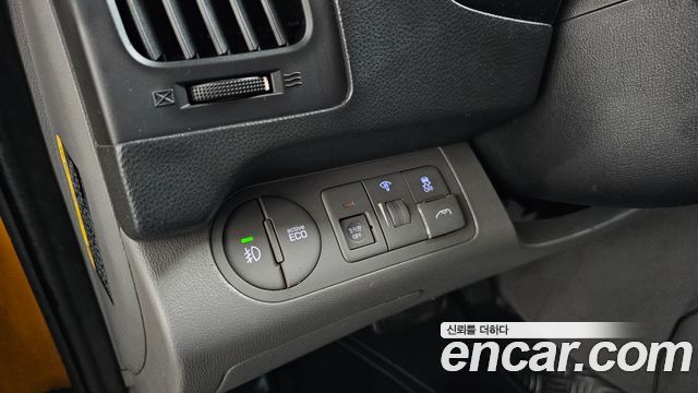 Hyundai Starex 2019 — photo 28