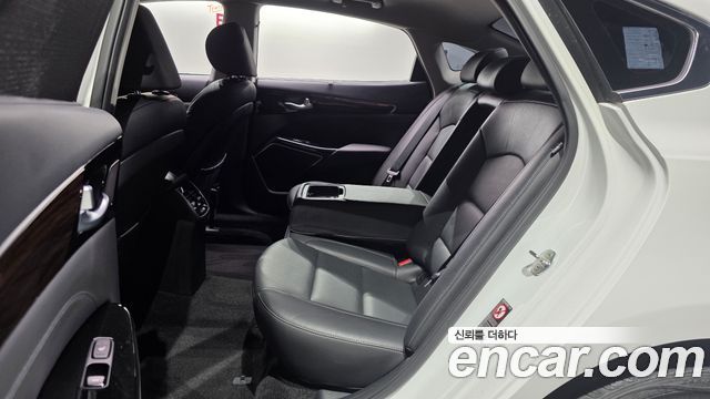 Kia K7 2019 — photo 11