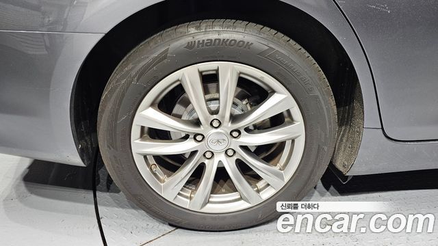 Infiniti Q70 2016 — photo 5