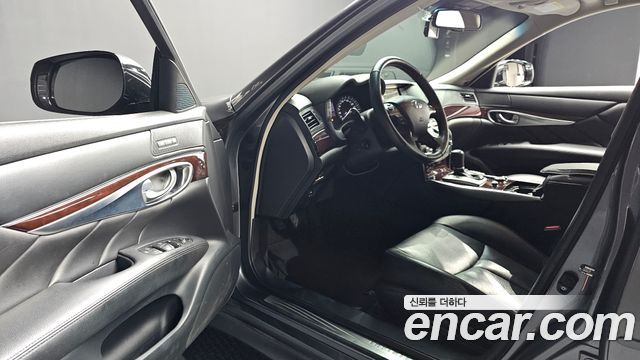 Infiniti Q70 2016 — photo 13