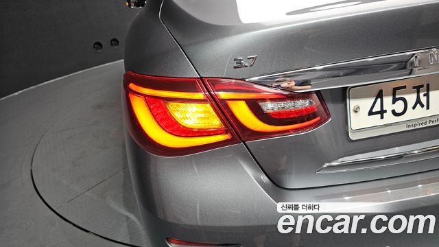 Infiniti Q70 2016 — photo 9