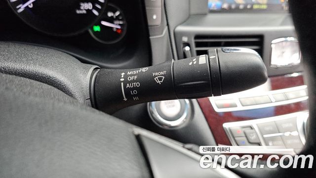 Infiniti Q70 2016 — photo 28
