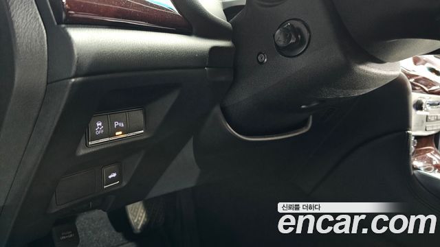 Infiniti Q70 2016 — photo 30