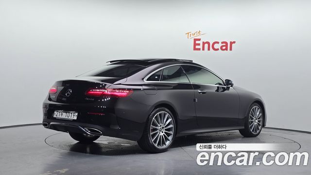 Mercedes-Benz E-Class 2017 — photo 2