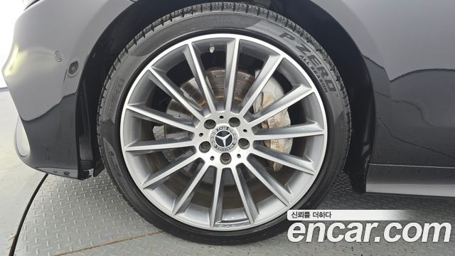 Mercedes-Benz E-Class 2017 — photo 5