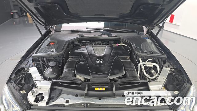 Mercedes-Benz E-Class 2017 — photo 6