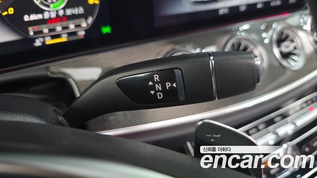 Mercedes-Benz E-Class 2017 — photo 12