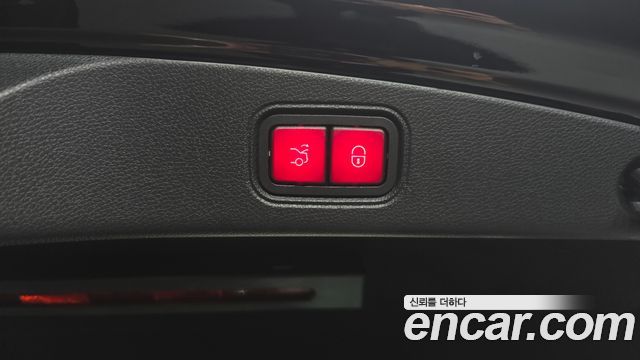 Mercedes-Benz E-Class 2017 — photo 23