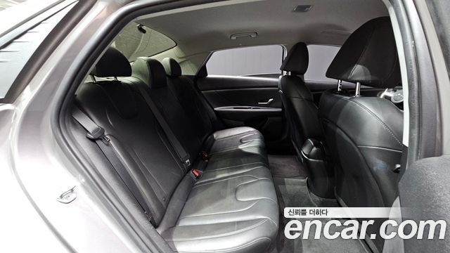 Hyundai AVANTE 2021 — photo 17