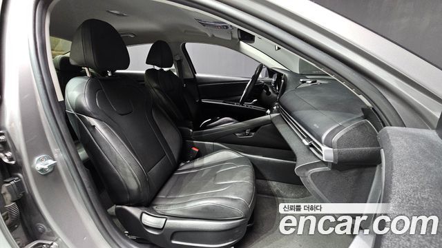 Hyundai AVANTE 2021 — photo 16