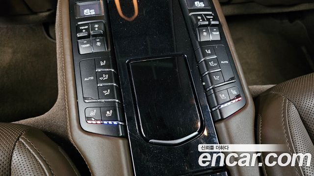 Porsche Panamera 2015 — photo 19