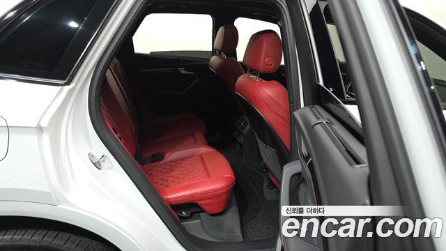 Audi SQ5 2022 — photo 18