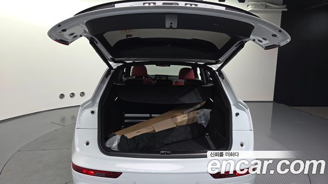 Audi SQ5 2022 — photo 26