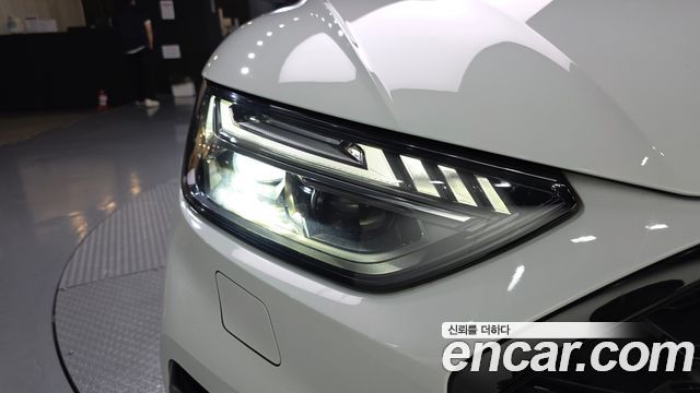 Audi SQ5 2022 — photo 8