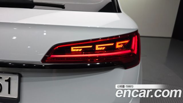 Audi SQ5 2022 — photo 9