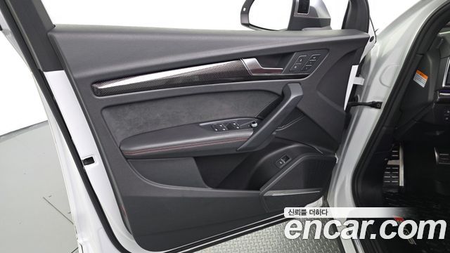 Audi SQ5 2022 — photo 14