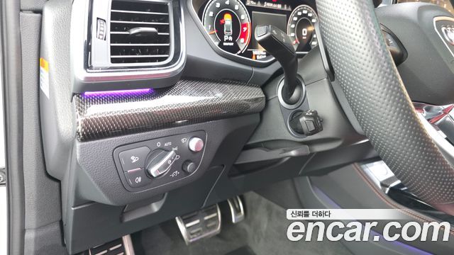 Audi SQ5 2022 — photo 31