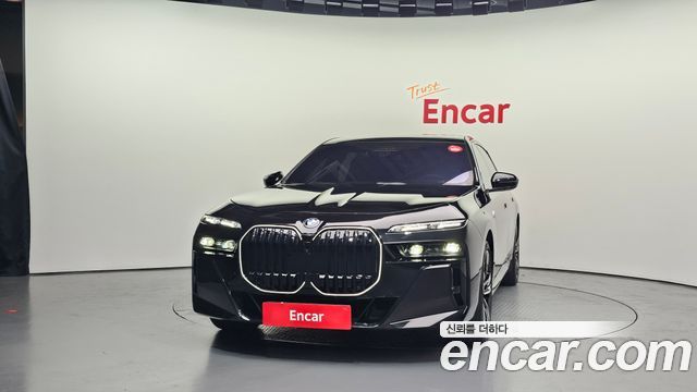 BMW 7-Series 2025 — photo 3