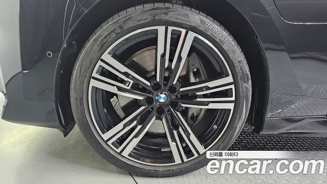 BMW 7-Series 2025 — photo 5