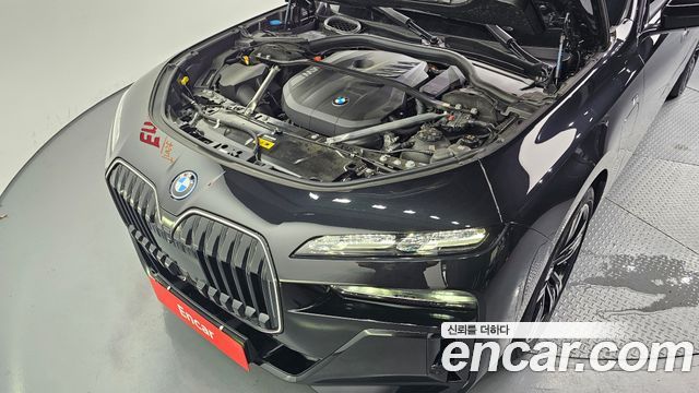 BMW 7-Series 2025 — photo 6