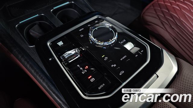 BMW 7-Series 2025 — photo 9