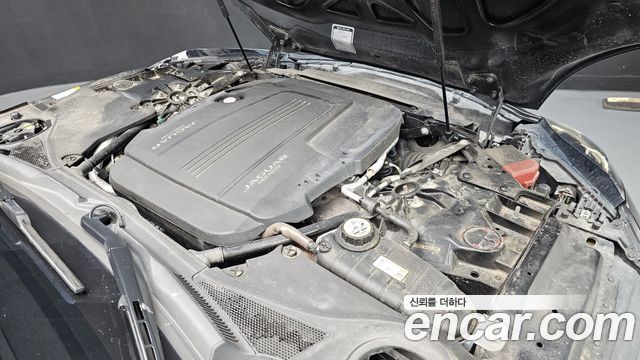 Jaguar F-TYPE 2019 — photo 6
