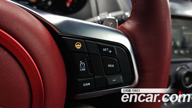 Jaguar F-TYPE 2019 — photo 13