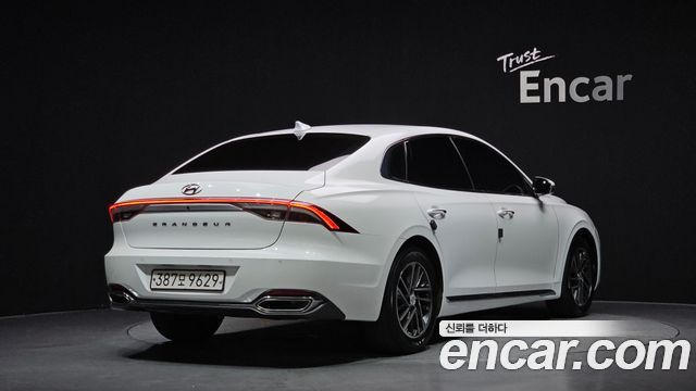 Hyundai Grandeur 2023 — photo 2