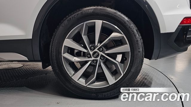 Audi Q5 2024 — photo 7