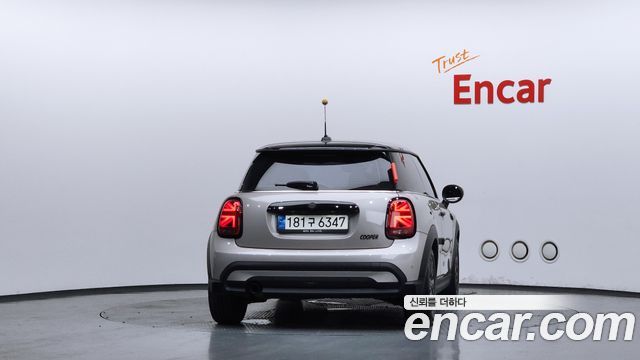Mini Cooper 2022 — photo 4