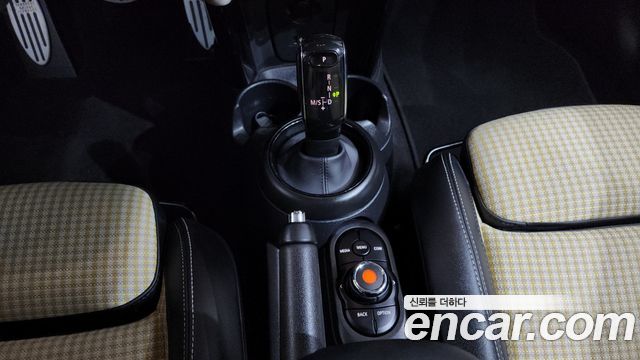 Mini Cooper 2022 — photo 12