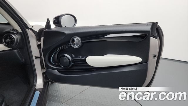 Mini Cooper 2022 — photo 15