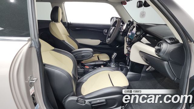 Mini Cooper 2022 — photo 16