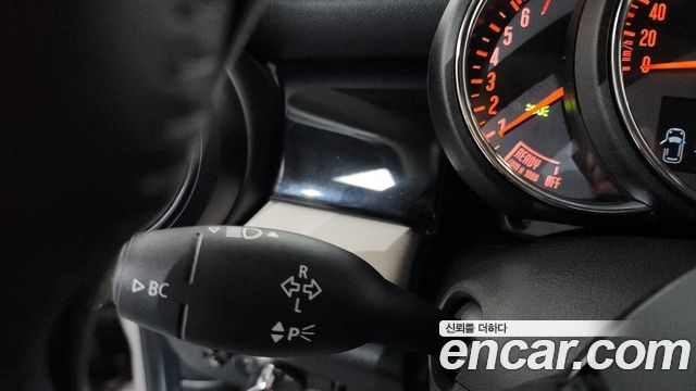 Mini Cooper 2022 — photo 29