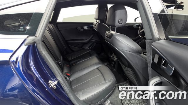 Audi A5 2020 — photo 17
